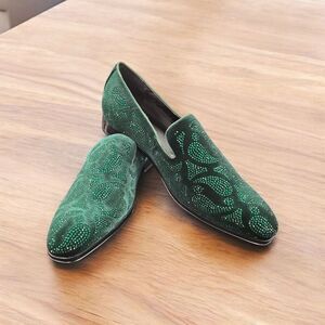 AFTER MIDNIGHT VINTNER VELVET COLLECTION:GREEN CRYSTAL-STUDDED SMOKER SHOES.
